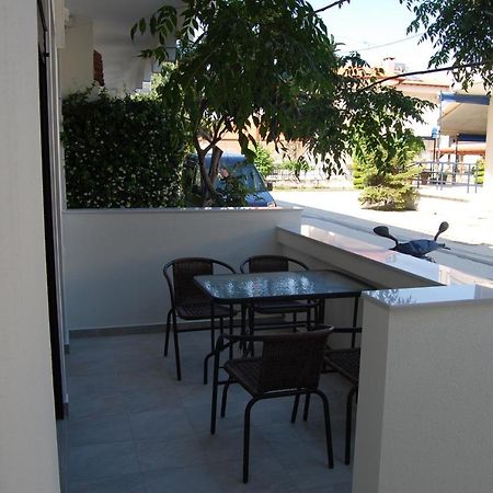 Giorgos Apartments Square Vrasná 외부 사진