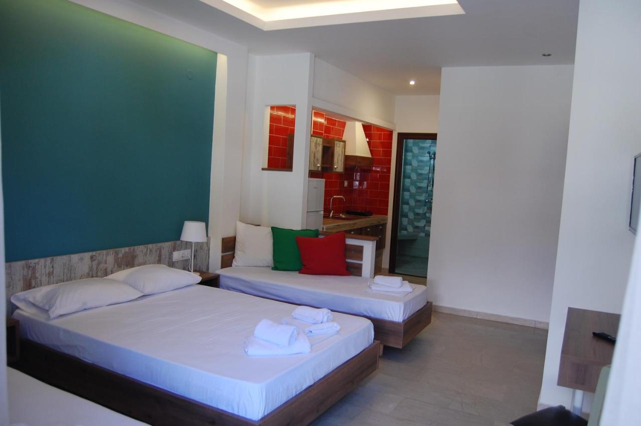 Giorgos Apartments Square Vrasná 외부 사진