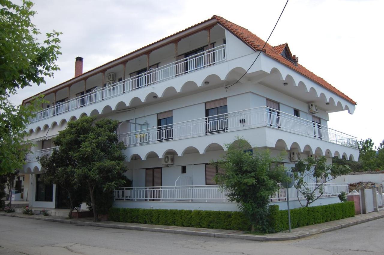 Giorgos Apartments Square Vrasná 외부 사진