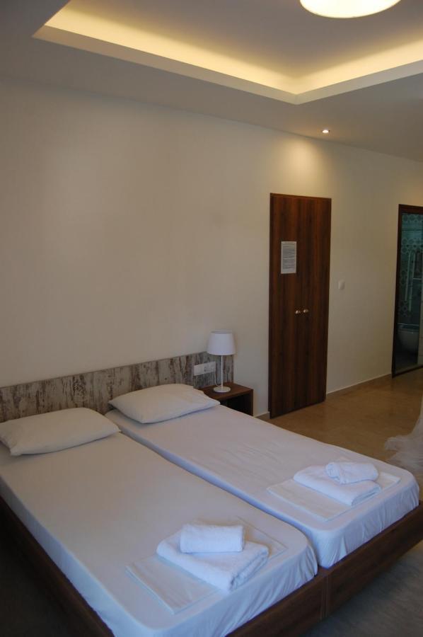 Giorgos Apartments Square Vrasná 외부 사진