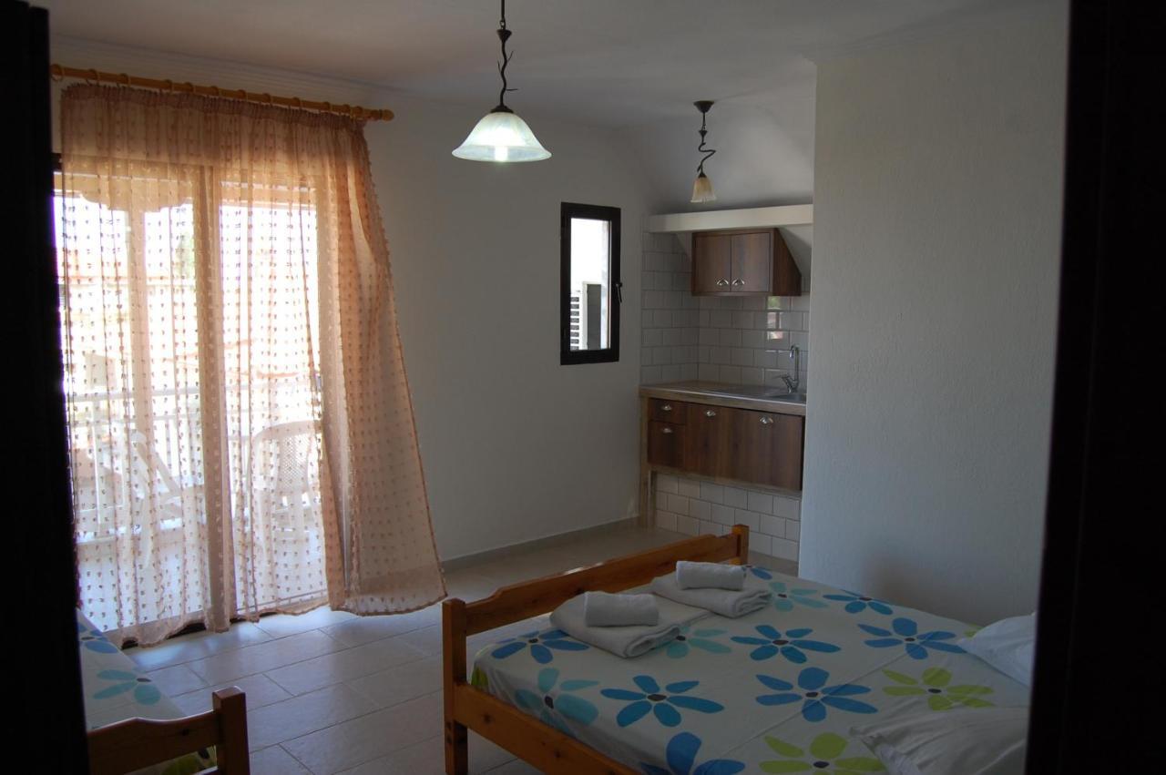 Giorgos Apartments Square Vrasná 외부 사진