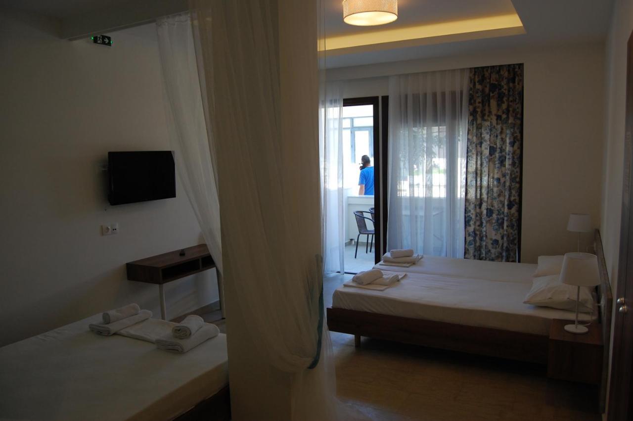 Giorgos Apartments Square Vrasná 외부 사진