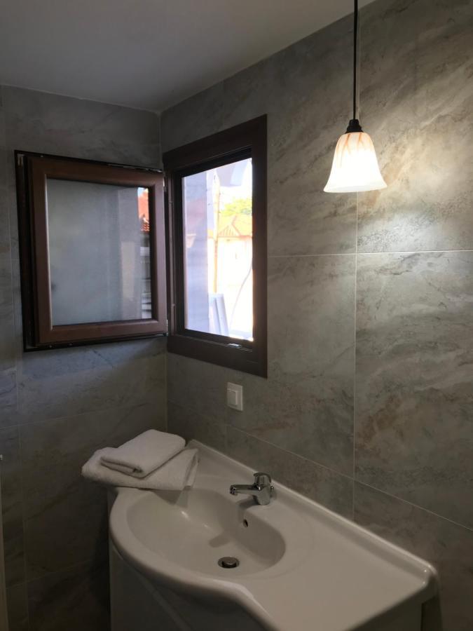 Giorgos Apartments Square Vrasná 외부 사진