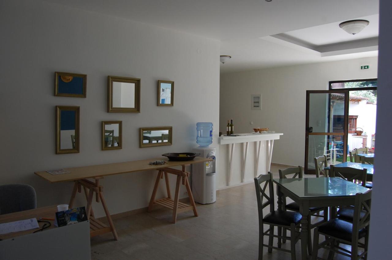 Giorgos Apartments Square Vrasná 외부 사진