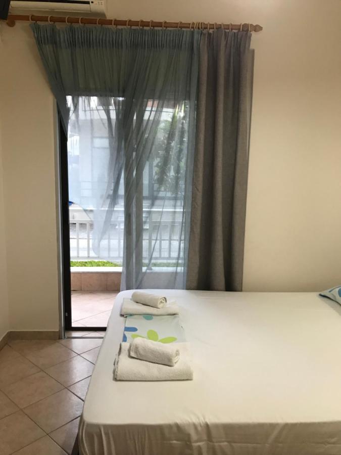 Giorgos Apartments Square Vrasná 외부 사진