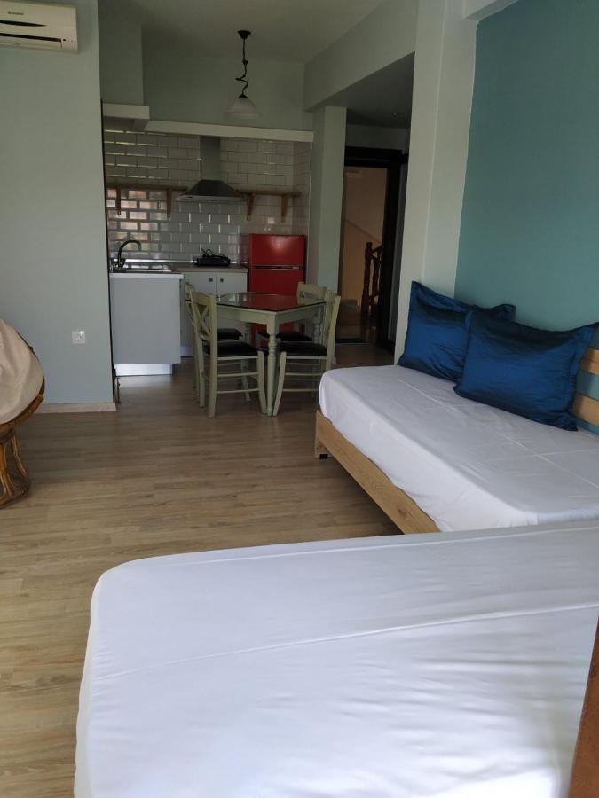 Giorgos Apartments Square Vrasná 외부 사진